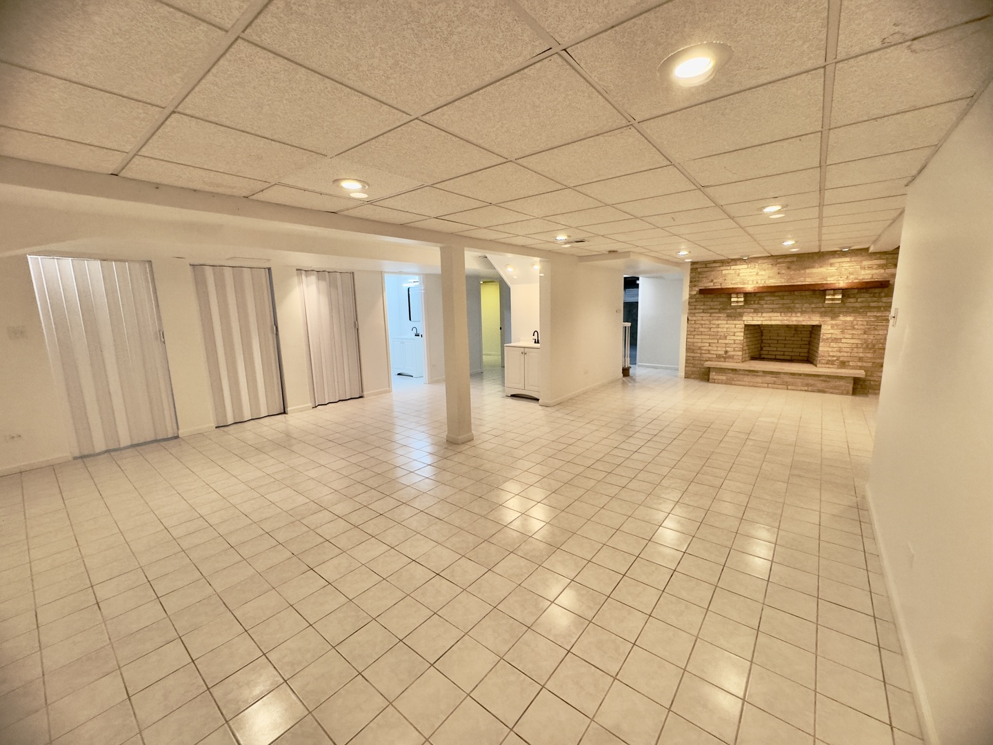 806 Wildwood Court Oak Brook IL 60523