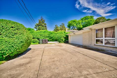 4454 Concord Lane Skokie IL 60076