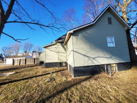 204 North Sycamore Street Villa Grove IL 61956