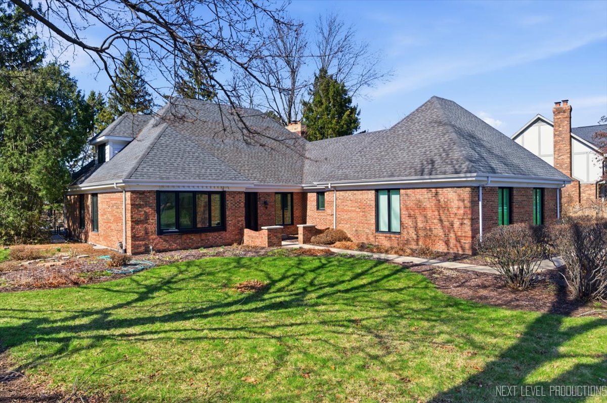980 Persimmon Court St. Charles IL 60174