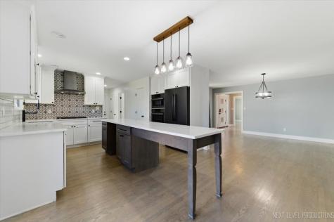 980 Persimmon Court St. Charles IL 60174