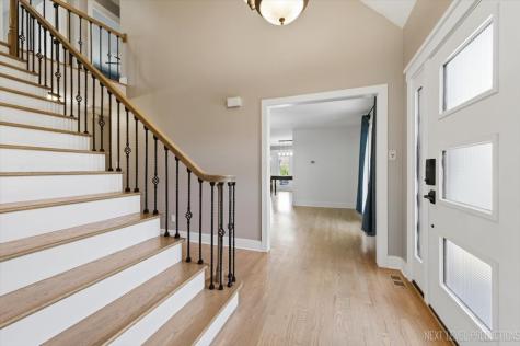 980 Persimmon Court St. Charles IL 60174