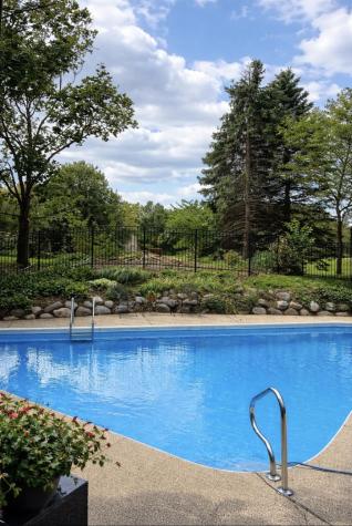 980 Persimmon Court St. Charles IL 60174
