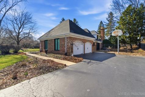 980 Persimmon Court St. Charles IL 60174