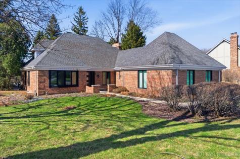 980 Persimmon Court St. Charles IL 60174