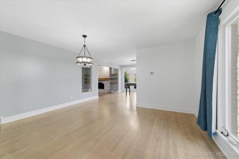980 Persimmon Court St. Charles IL 60174