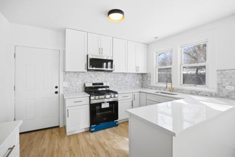 2908 Oakwood Avenue Mchenry IL 60051