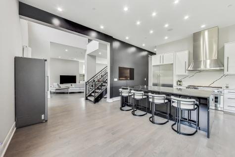 1331 Pfingsten Road Northbrook IL 60062