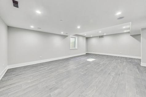 1331 Pfingsten Road Northbrook IL 60062