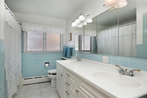 1305 Stratford Road Deerfield IL 60015