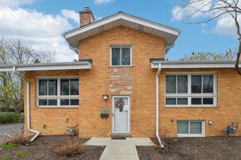 1605 North Arlington Heights Road Arlington Heights IL 60004