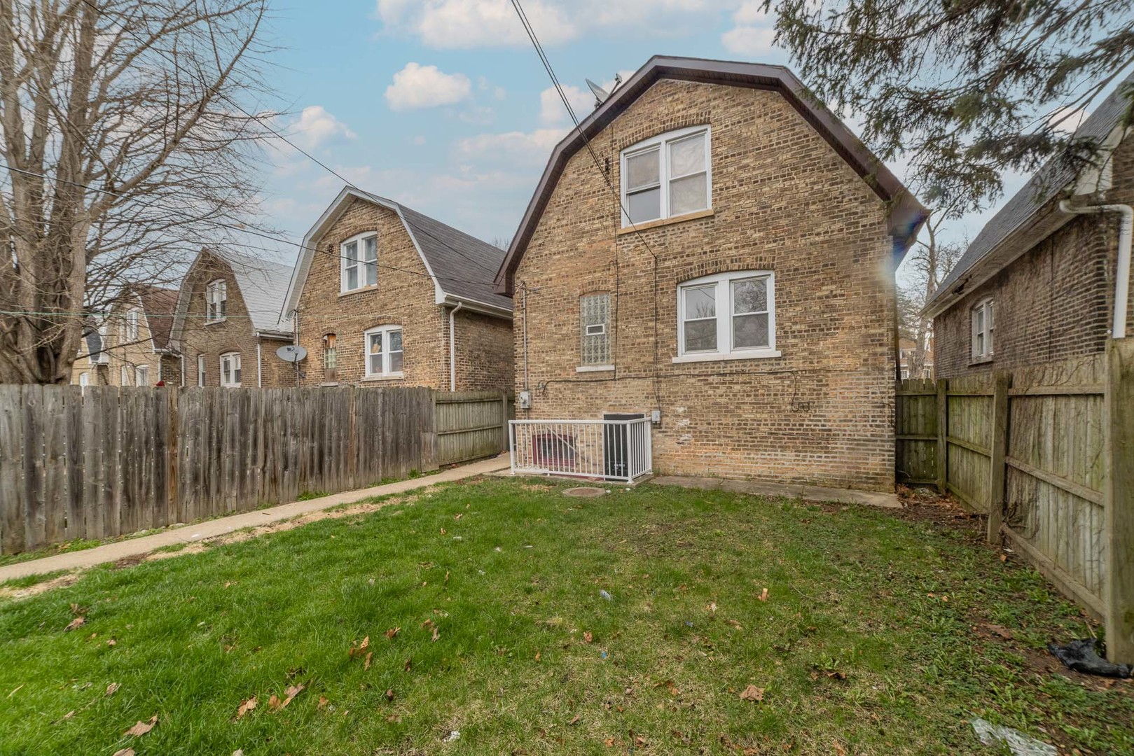 9154 South May Street Chicago IL 60620