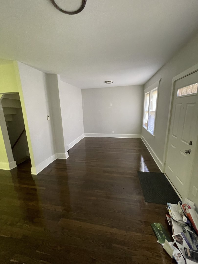 9154 South May Street Chicago IL 60620