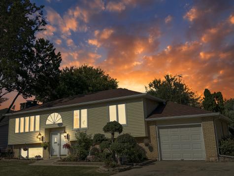 1220 Comet Drive Aurora IL 60505