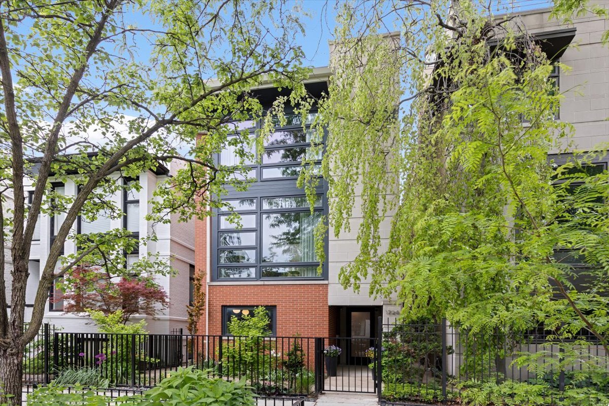 1726 North Winchester Avenue Chicago IL 60622