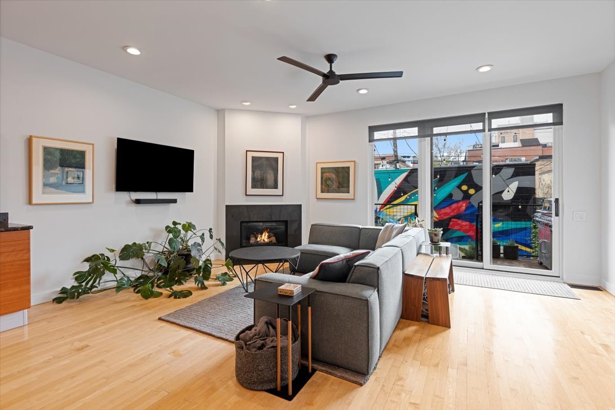 1726 North Winchester Avenue Chicago IL 60622
