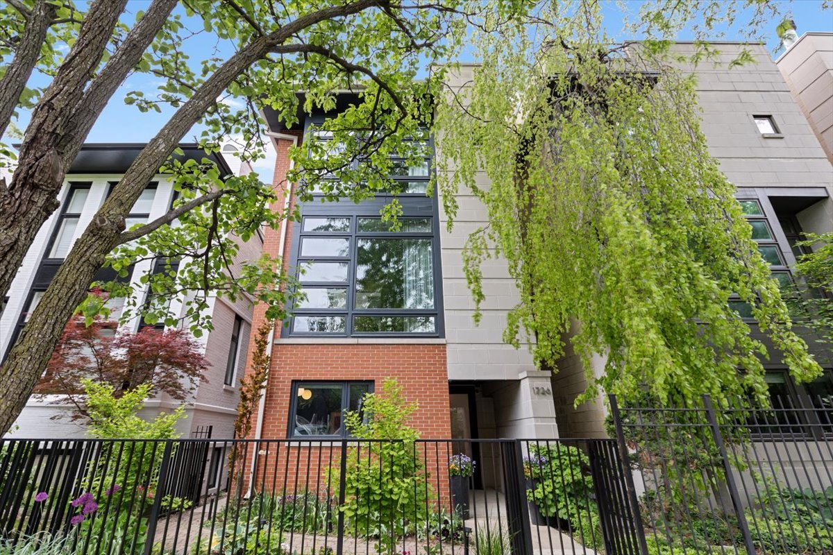1726 North Winchester Avenue Chicago IL 60622