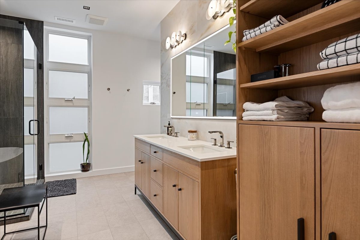 1726 North Winchester Avenue Chicago IL 60622