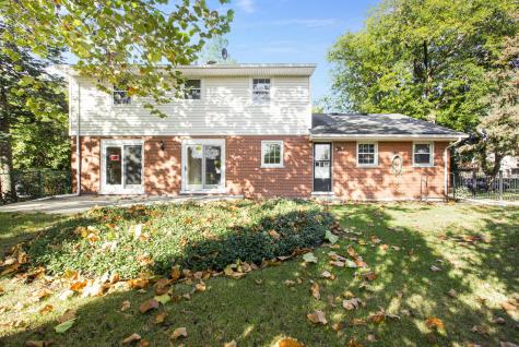 2829 Briarwood Drive Arlington Heights IL 60005