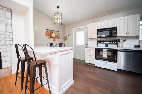 1119 Evans Avenue Machesney Park IL 61115