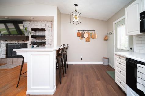 1119 Evans Avenue Machesney Park IL 61115