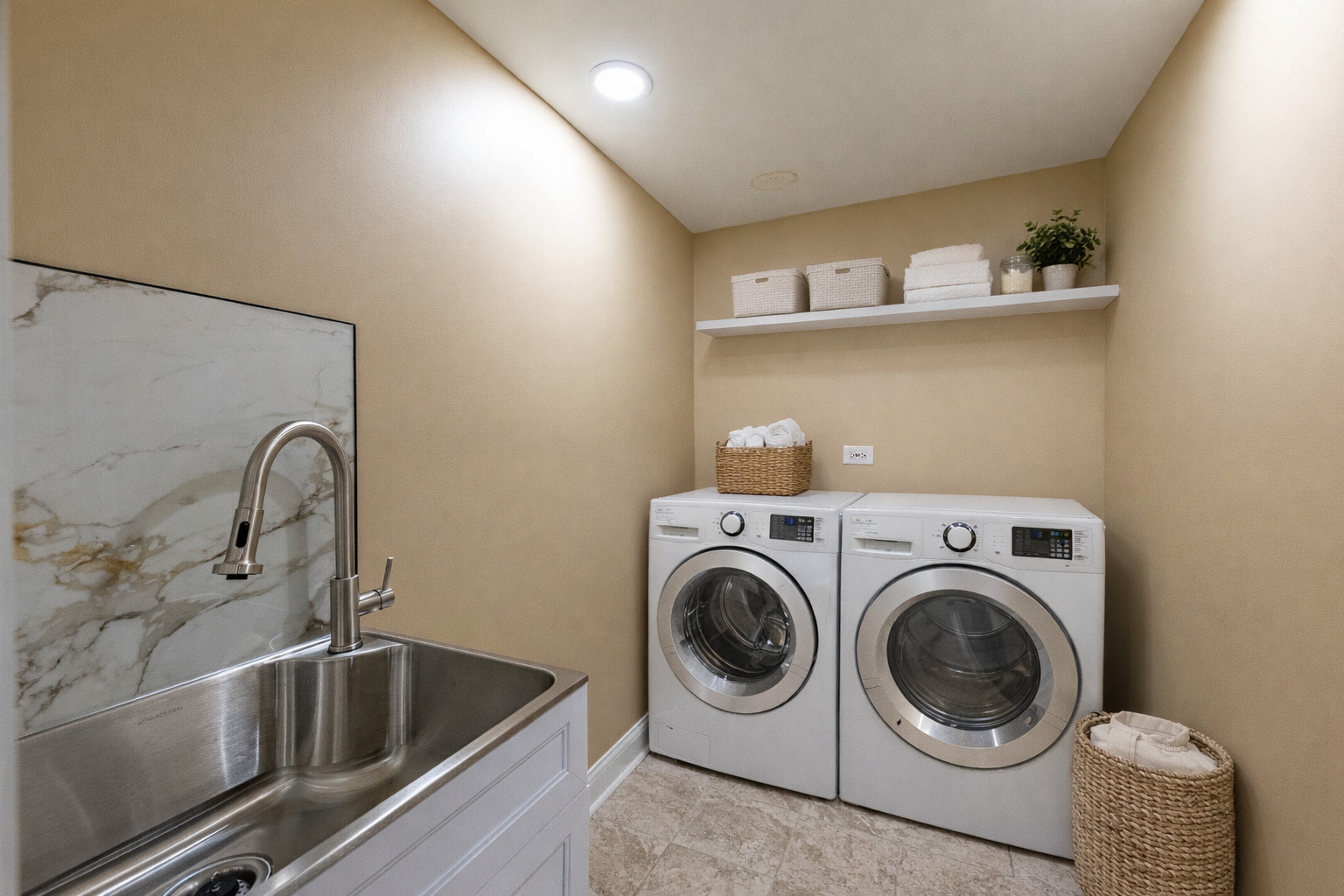 2012 West Coulter Street Chicago IL 60608