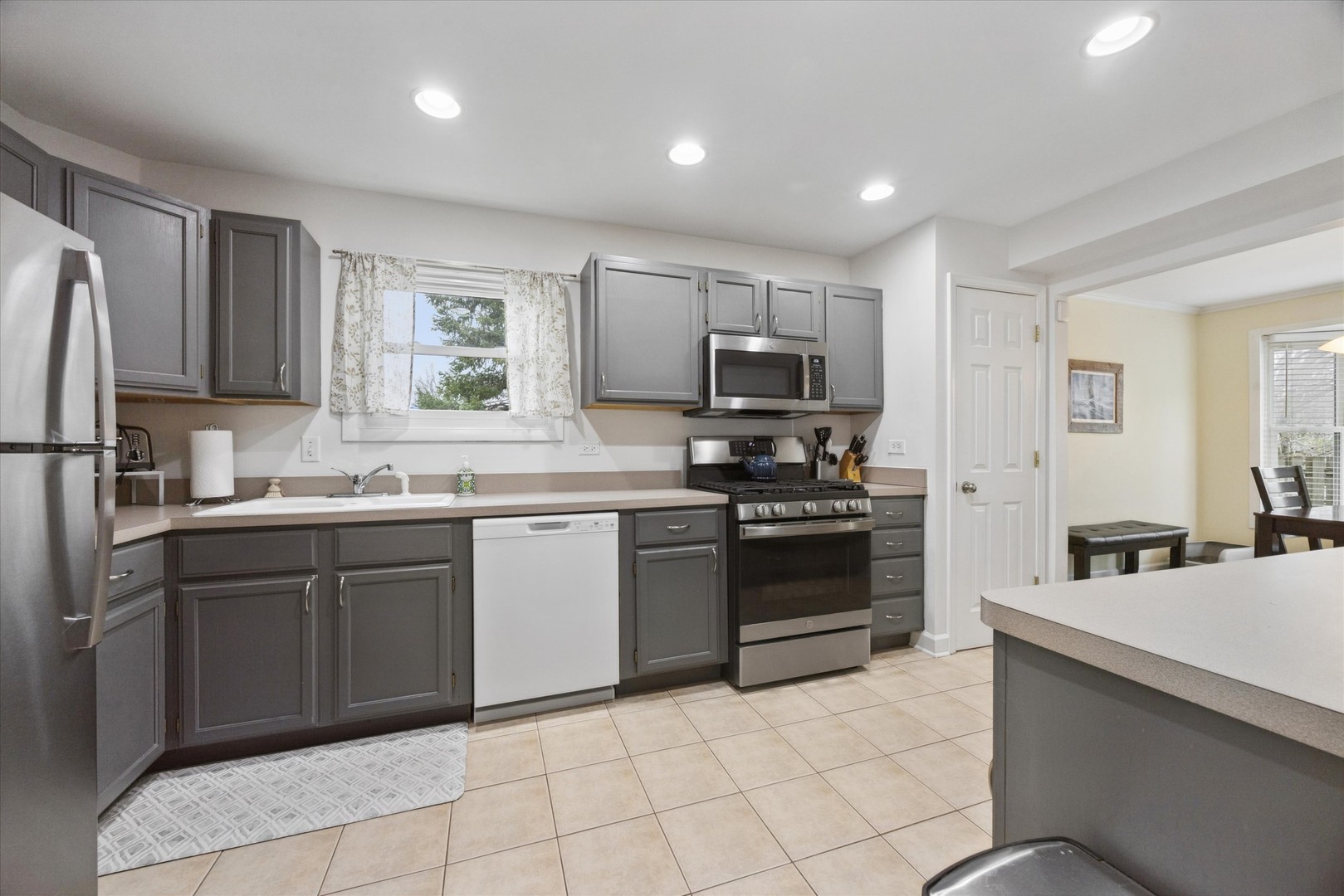 524 Monroe Road Bolingbrook IL 60440