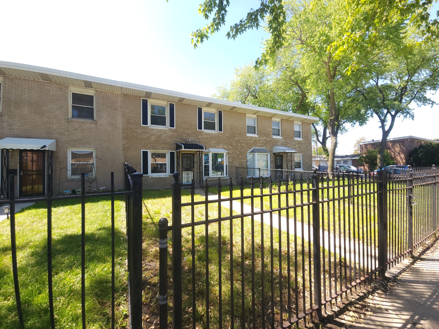 257 West Swann Street Chicago IL 60609