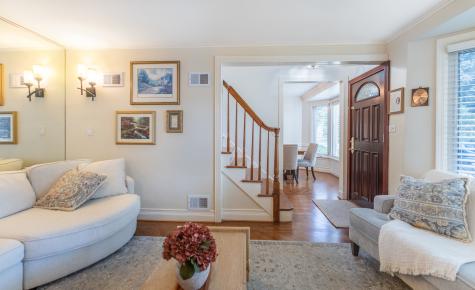 8708 Central Avenue Morton Grove IL 60053