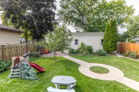 8708 Central Avenue Morton Grove IL 60053