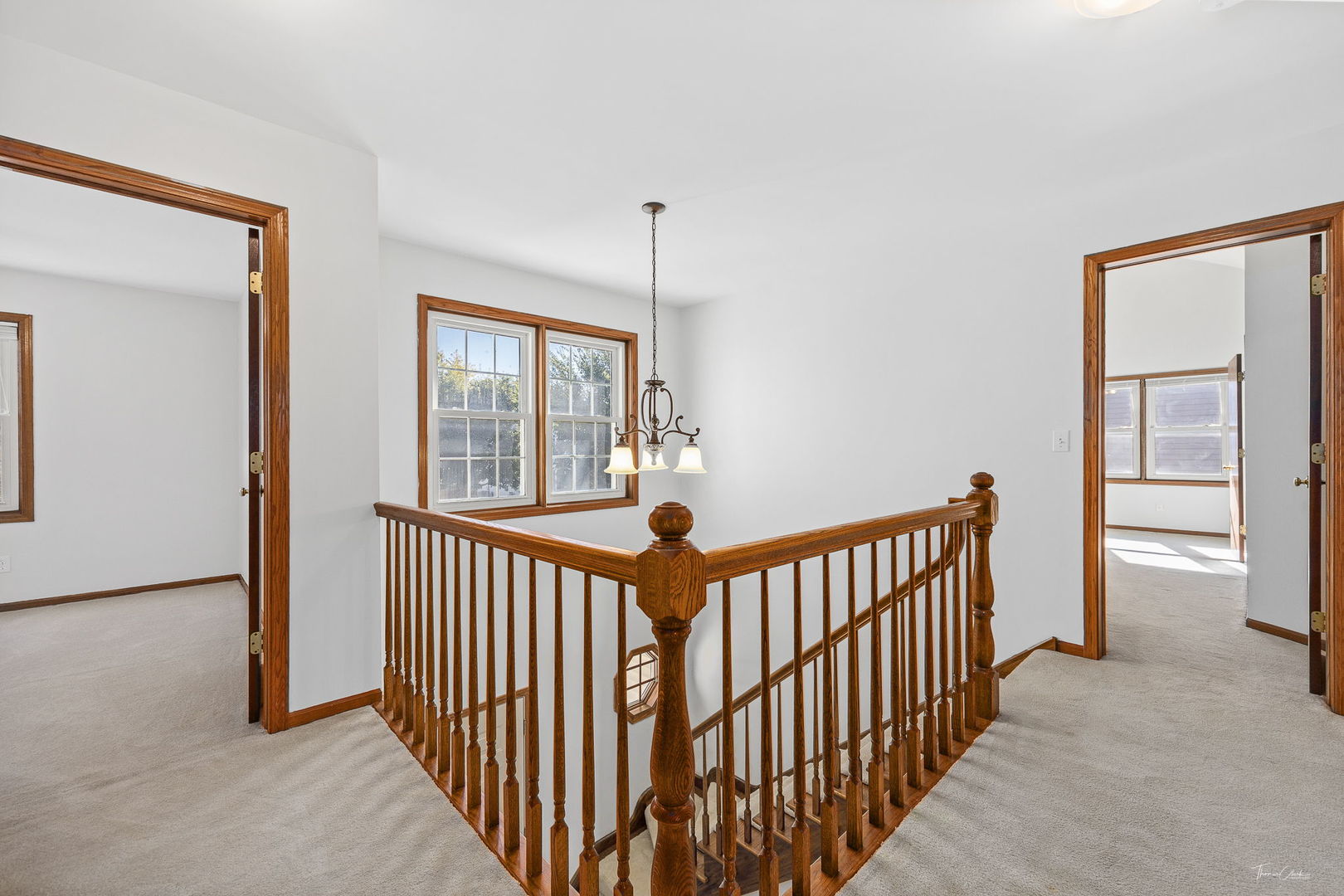 703 Avondale Lane Aurora IL 60504