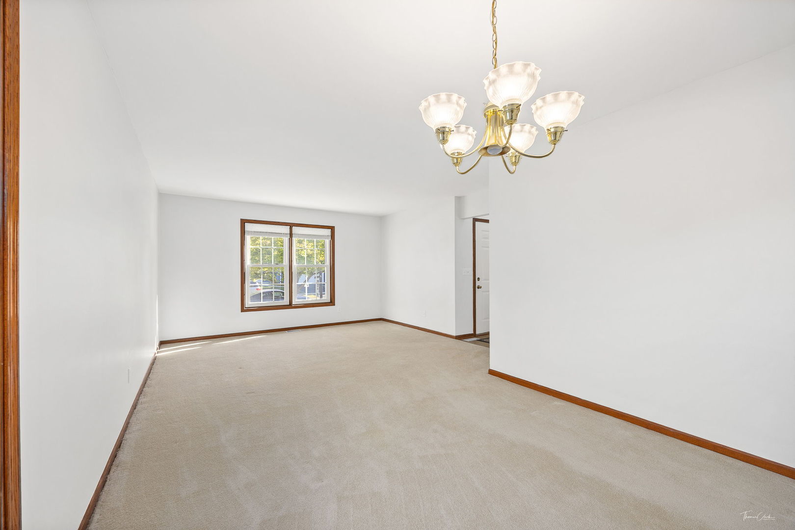 703 Avondale Lane Aurora IL 60504