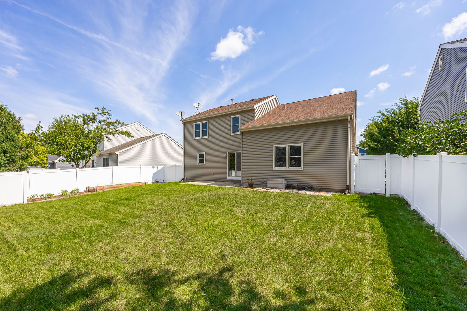 703 Avondale Lane Aurora IL 60504