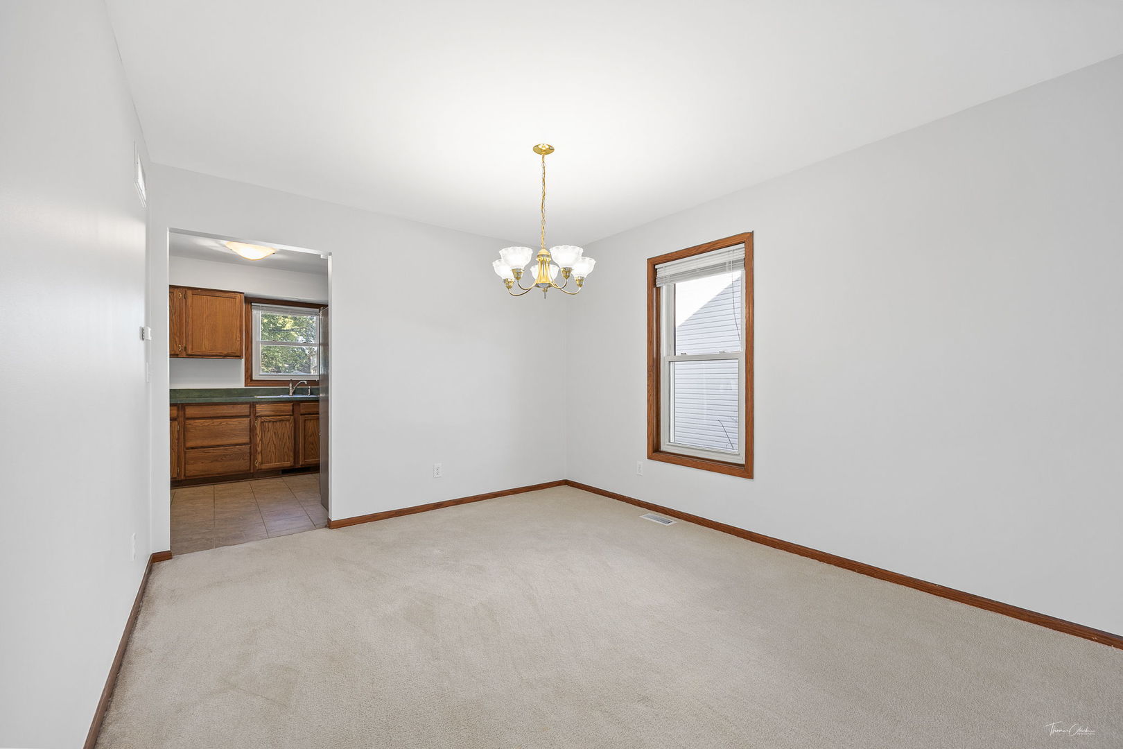 703 Avondale Lane Aurora IL 60504