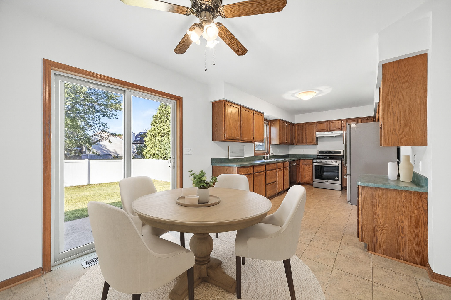 703 Avondale Lane Aurora IL 60504