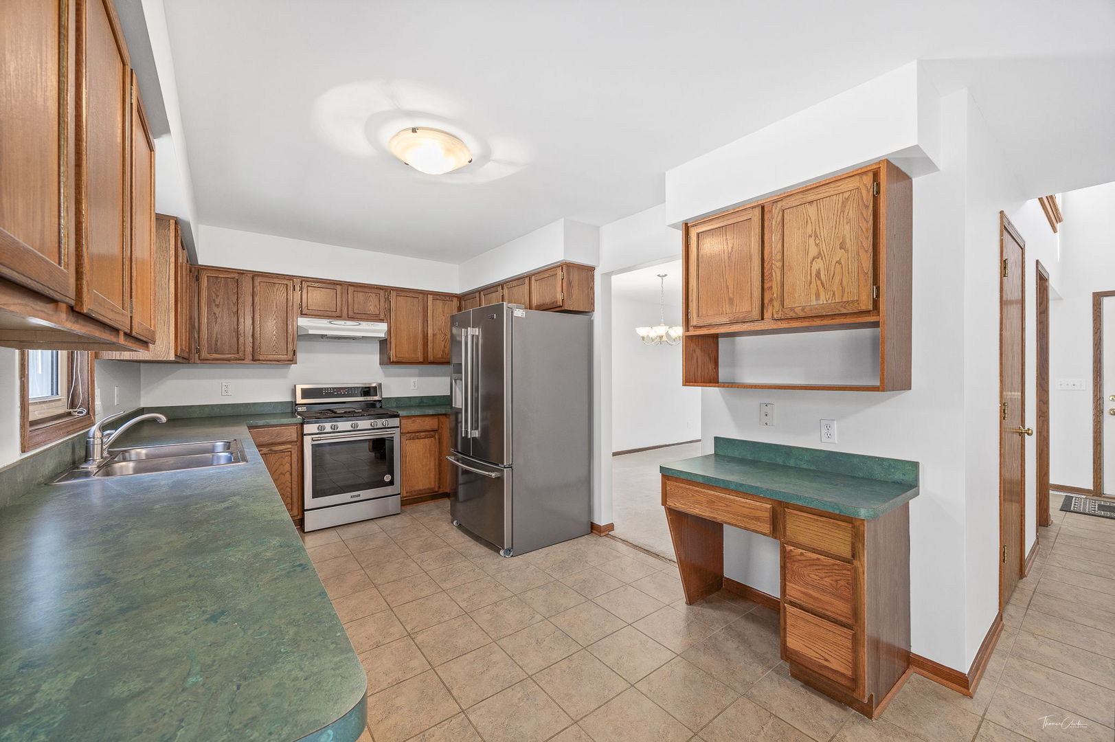 703 Avondale Lane Aurora IL 60504