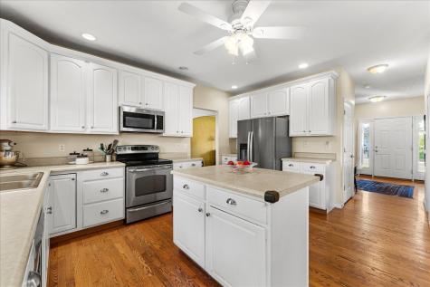 506 Riverbend Boulevard Mahomet IL 61853
