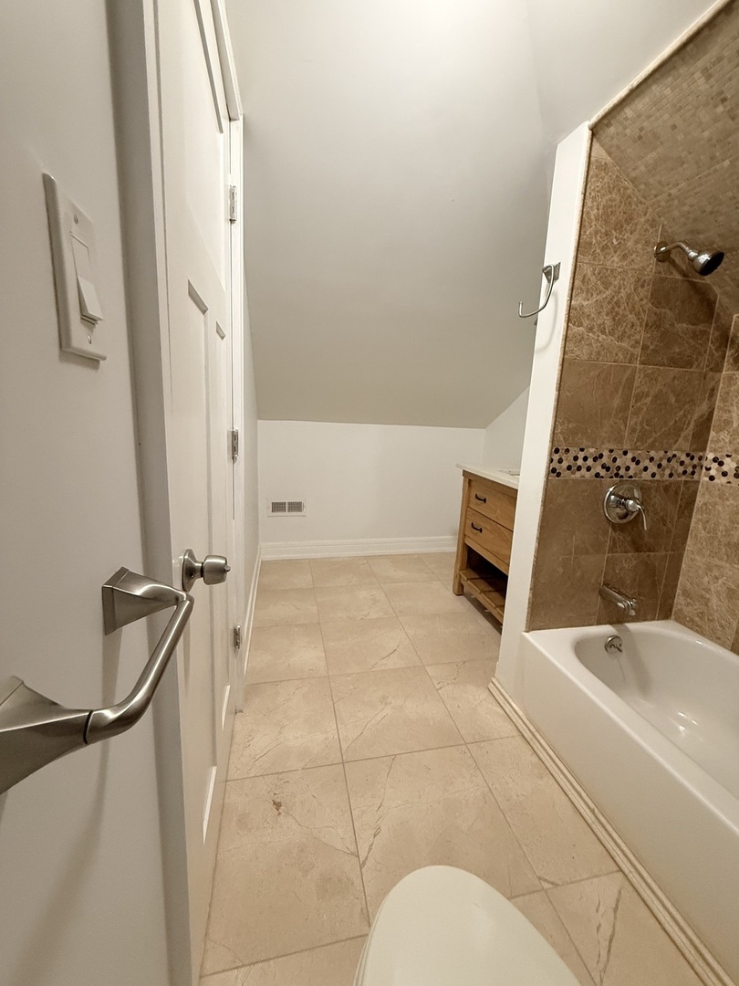 11949 South Yale Avenue Chicago IL 60628