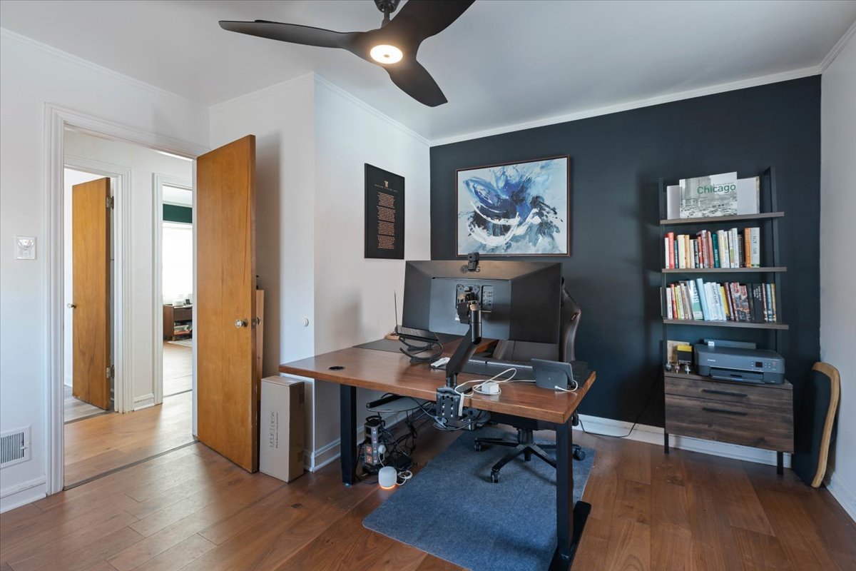 9527 South Damen Avenue Chicago IL 60643