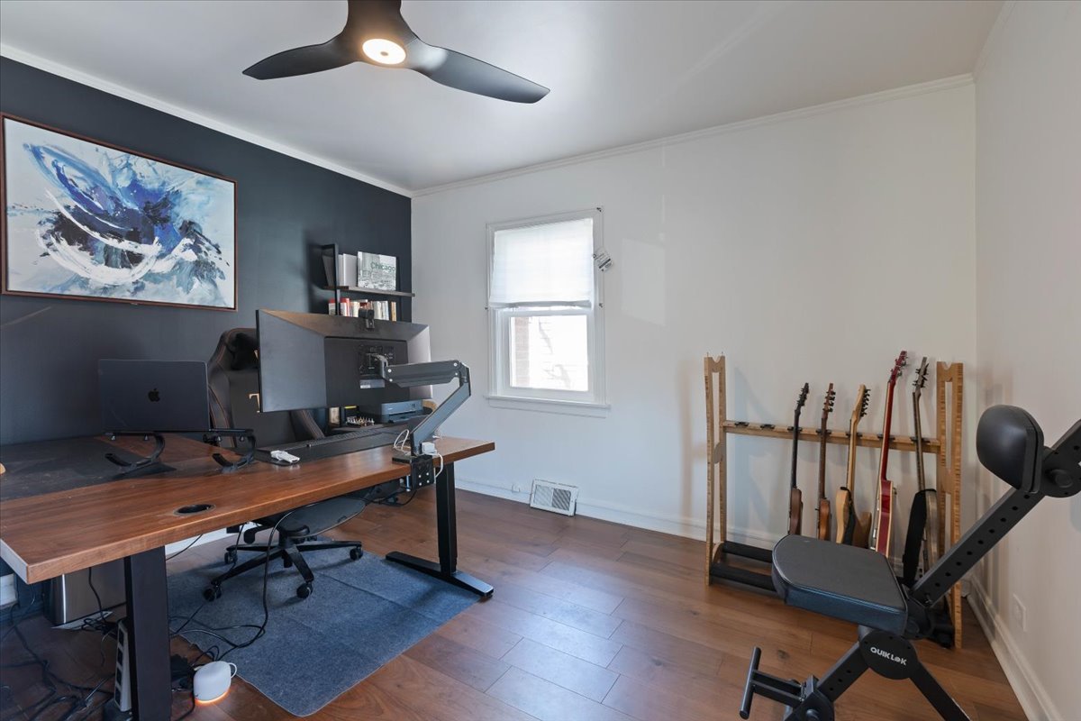 9527 South Damen Avenue Chicago IL 60643