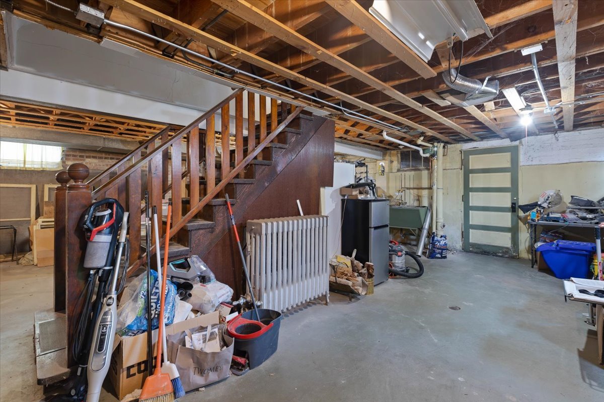 9527 South Damen Avenue Chicago IL 60643