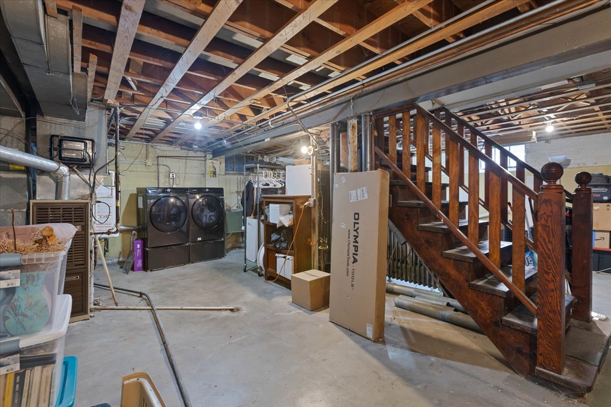 9527 South Damen Avenue Chicago IL 60643