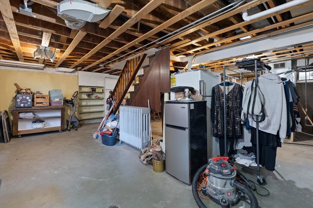 9527 South Damen Avenue Chicago IL 60643