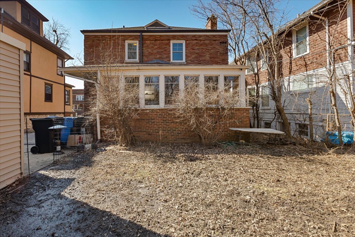 9527 South Damen Avenue Chicago IL 60643