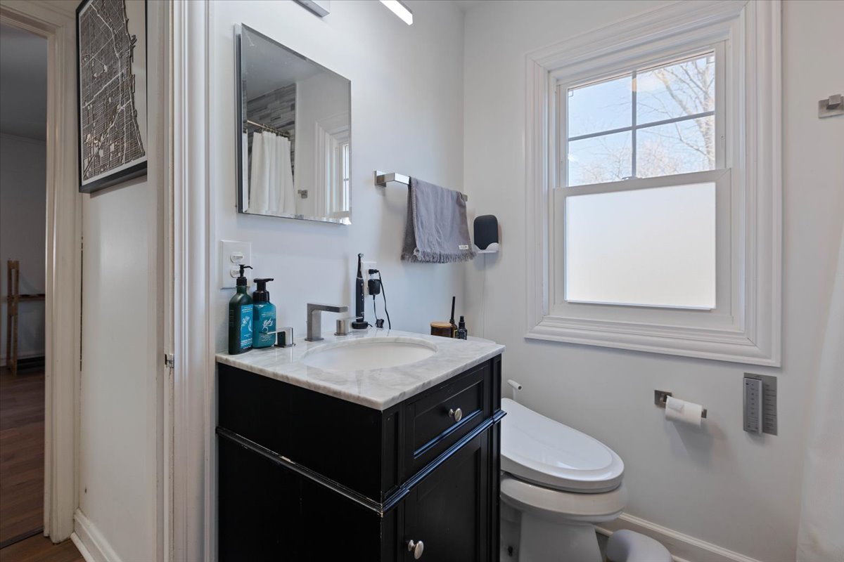 9527 South Damen Avenue Chicago IL 60643