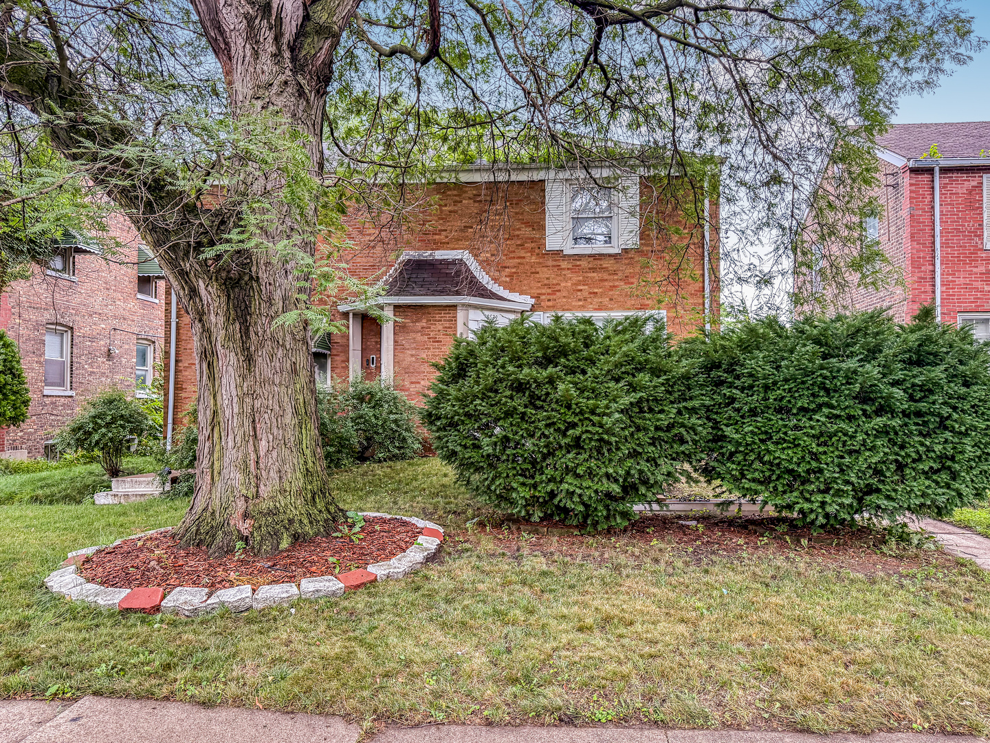 8539 South Saint Lawrence Avenue Chicago IL 60619