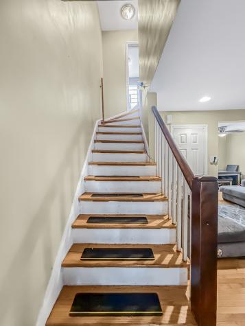 8539 South Saint Lawrence Avenue Chicago IL 60619