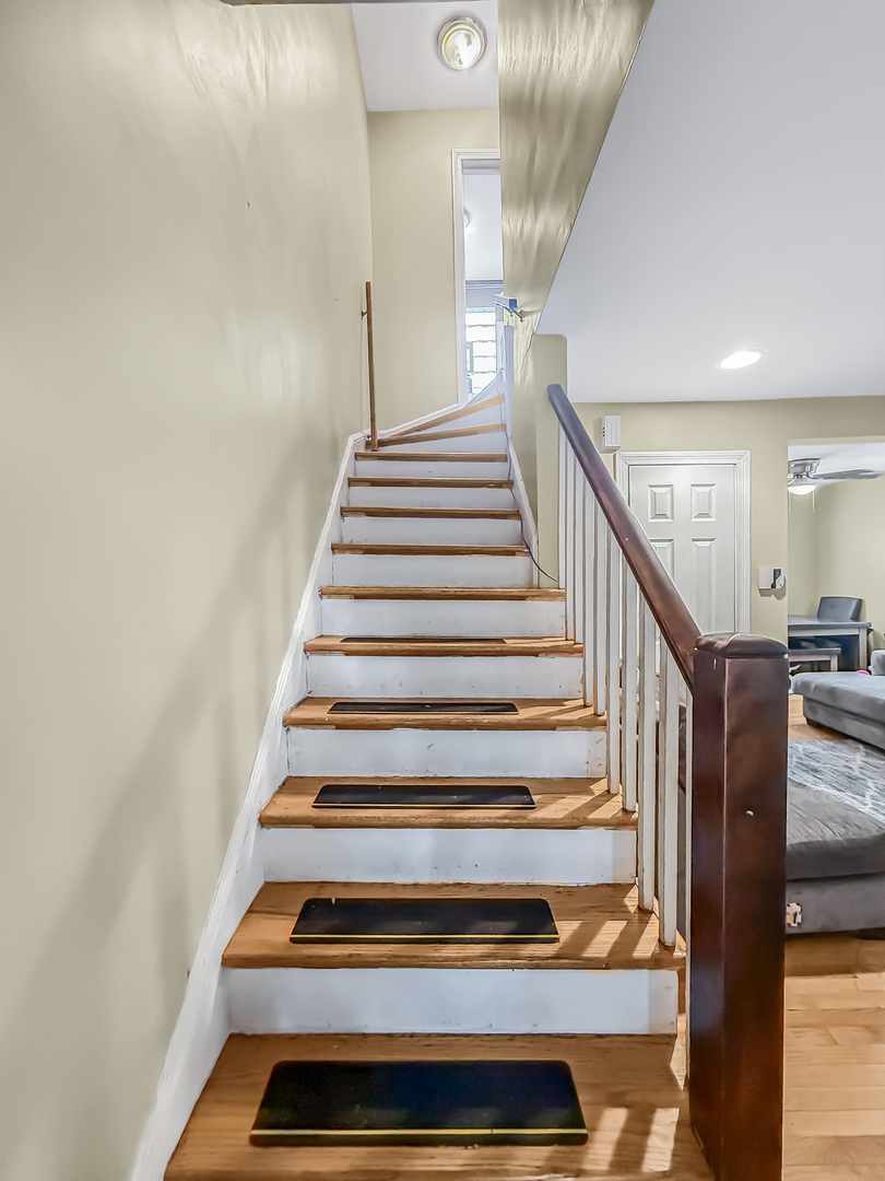 8539 South Saint Lawrence Avenue Chicago IL 60619