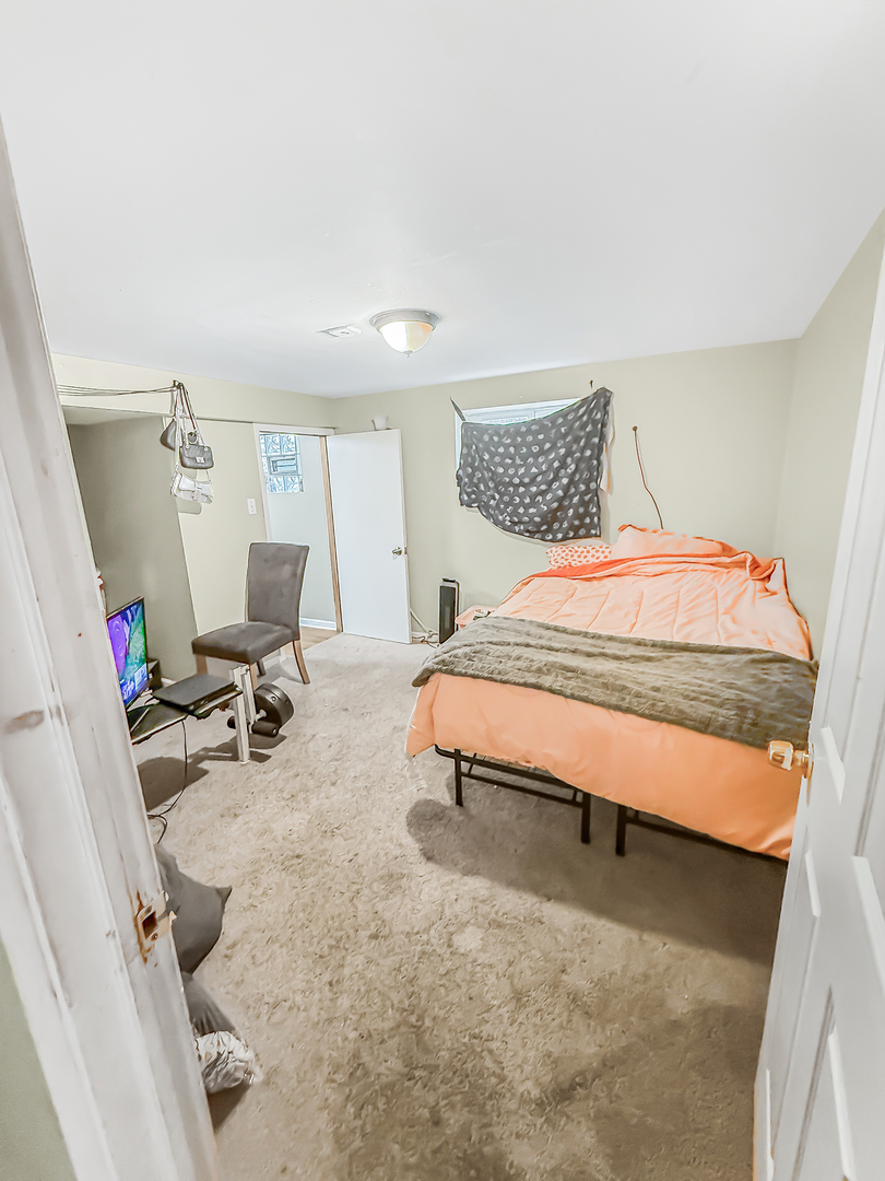 8539 South Saint Lawrence Avenue Chicago IL 60619