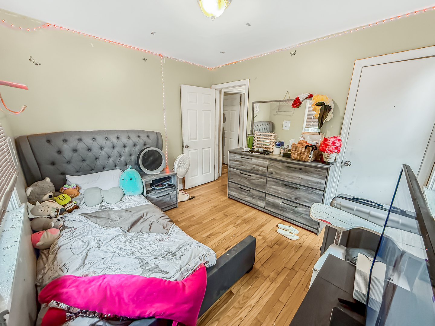 8539 South Saint Lawrence Avenue Chicago IL 60619